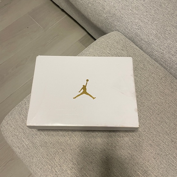 WOMENS AIR JORDAN 1 MID IN GREY FOG - Picture 7 of 7